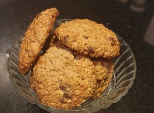 Una foto de Galletas de avena con chips de chocolate