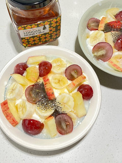 Chia Seeds, Honey with Fruit Yogurt 奇亞籽蜂蜜水果優格 的食譜成品照片
