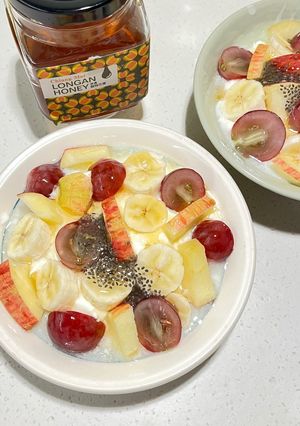 Chia Seeds, Honey with Fruit Yogurt 奇亞籽蜂蜜水果優格 的食譜成品照片