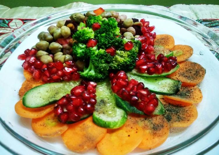 Broccoli salad with kabuli Chana