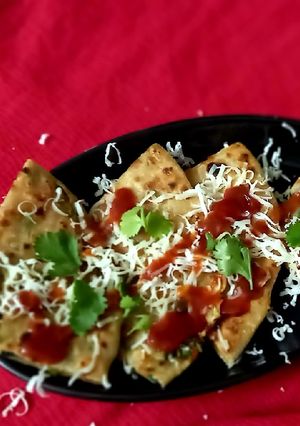 वेजिटेबल चीज़ पराठा (vegetable cheese paratha recipe in Hindi) रेसिपी मुख्य फोटो