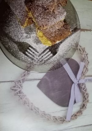 Gluténmentes piskóta-fehércsokis mogyorókrémmel töltve recept fotója