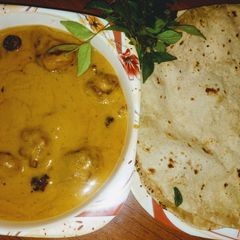 A picture of Kardi with chapti.
