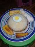 Arroz tapado con huevo plátano frito 😀 Rikisimoo