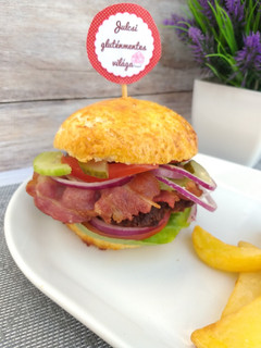 Hamburger gluténmentesen és laktózmentesen recept fotója