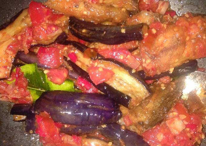 Standar Resep enak membuat Balado lele terong manis,sedikit pedas yang nagih banget