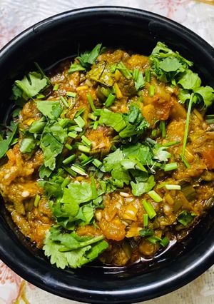 રીંગણ નો ઓળો(Ringan bharthu recipe in Gujarati) રેસીપી મુખ્ય ફોટો