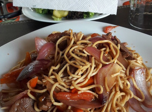 Una foto de Tallarín saltado