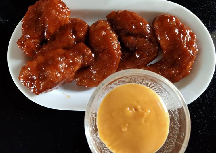 Bagaimana Menyiapkan Fire Chicken Wings With Cheese Sauce, Lezat