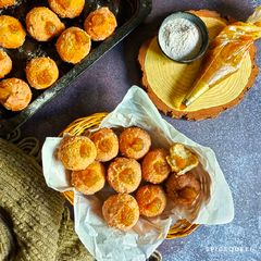 A picture of Spiced Apple Doughnuts.