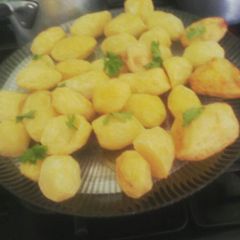 Deep fried potatoes A picture of Deep fried potatoes.