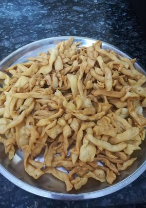 A picture of Namkeen Pare.