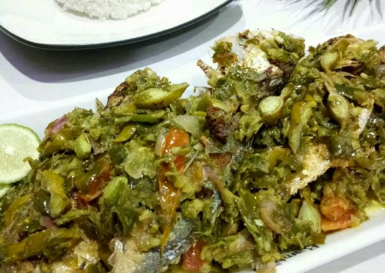 Ikan Kembung Petai Goreng Lado Mudo