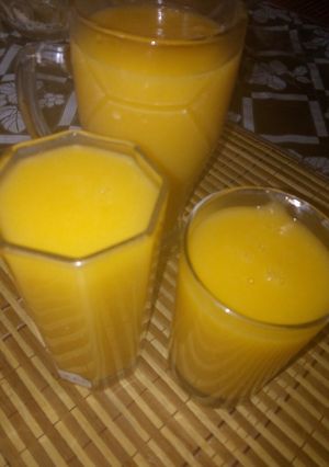 Una foto de Jugó especial de chirimoya plátano papaya