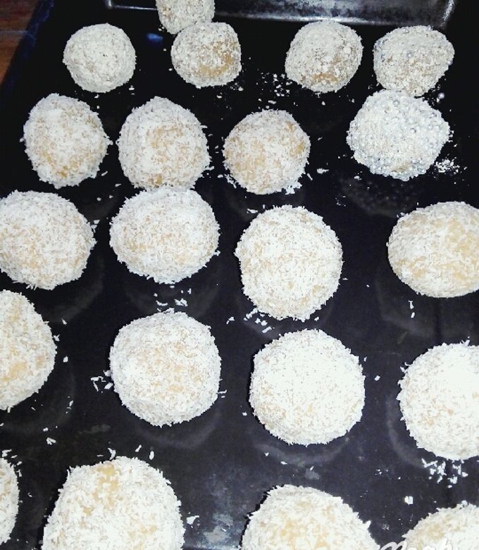 Una foto de Bombones con restos de bizcochuelos