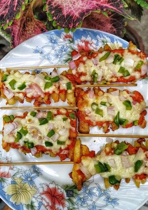 चीज़ फिंगर चिप्स (Cheese finger chips recipe in Hindi) रेसिपी मुख्य फोटो