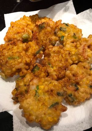 A picture of Corn Fritters aka Bakwan Jagung.