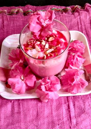 A picture of Pink malai shake easy and quick.