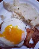 Hamburguesa al plato con puré cremoso