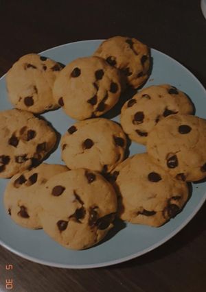 Una foto de Galletas con chips de chocolate 🤤👌🏼✨