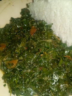 A picture of Cowpeas leaves(kunde) and spinach.