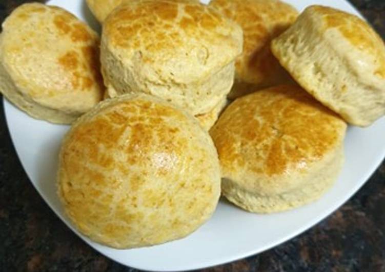 وصفة الخبز الذي يقدم مع الدجاج المقلي (buttermilk biscuits)