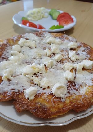 Sajtos, tojásos kenyérkockák recept fotója