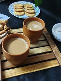 अदरक वाली कड़क चाय (adrak wali kadak chai recipe in Hindi) रेसिपी मुख्य फोटो