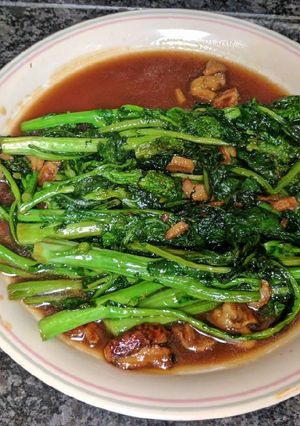 A picture of Oyster Sauce Greens.