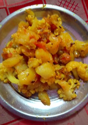 A picture of Potato cauli flower veg.