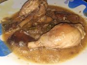Una foto de pollo con setas