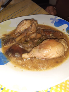 Una foto de Jamoncitos de pollo con níscalos