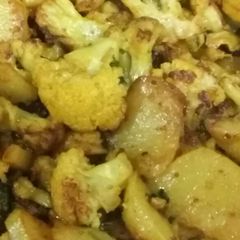 A picture of Cauliflower potato veg.