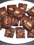 Brownies with raisins and walnuts