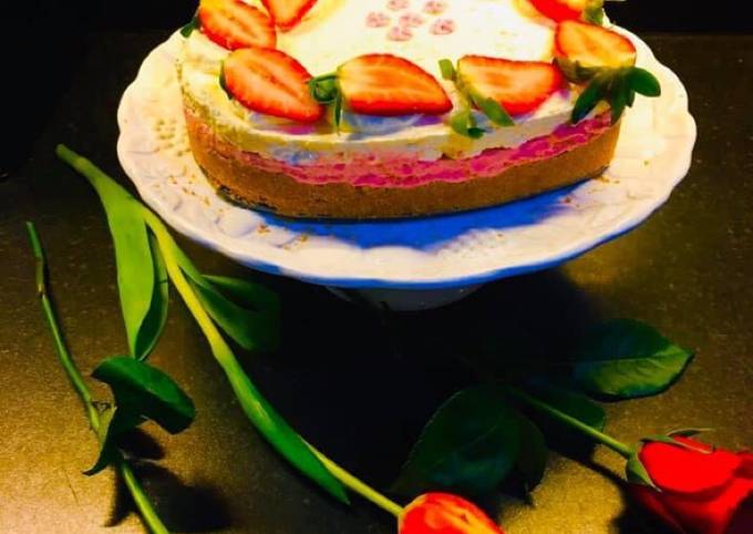 Step-by-Step Guide to Prepare Perfect Strawberry cheese cake 🍰