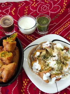 રાજસ્થાની મિર્ચી વડા (Rajasthani Mirchi Vada Recipe In Gujarati) રેસીપી મુખ્ય ફોટો