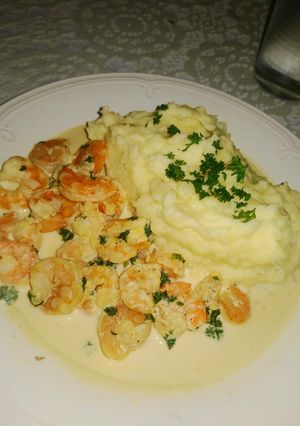 Una foto de Camarones en crema de leche