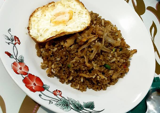 Tiwul goreng teri