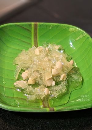 A picture of Raw Papaya sweet Chutney/Plastic Chutney.