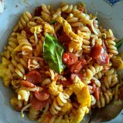 A picture of Oseng Makaroni Tauge.