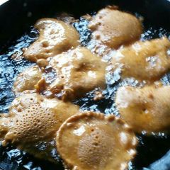 A picture of Akara.