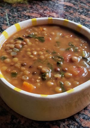 Una foto de Sopa de lentejas