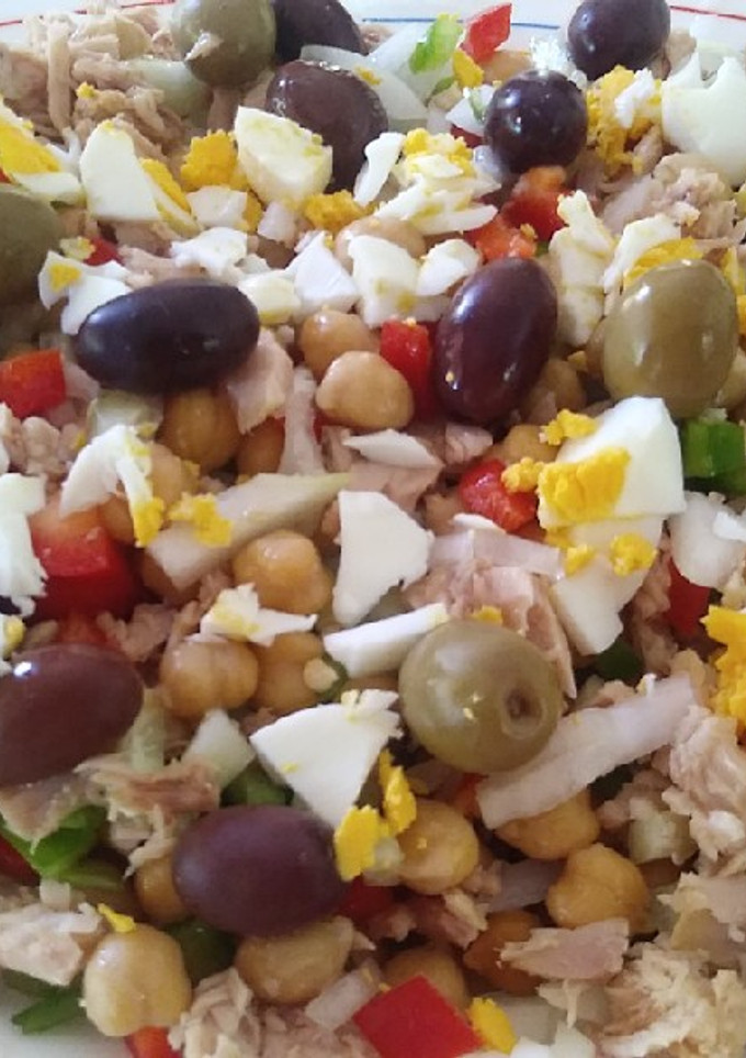 Una foto de Ensaladilla de garbanzos