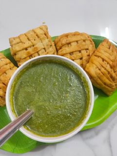 मैट समोसे (mat samosa recipe in Hindi) रेसिपी मुख्य फोटो