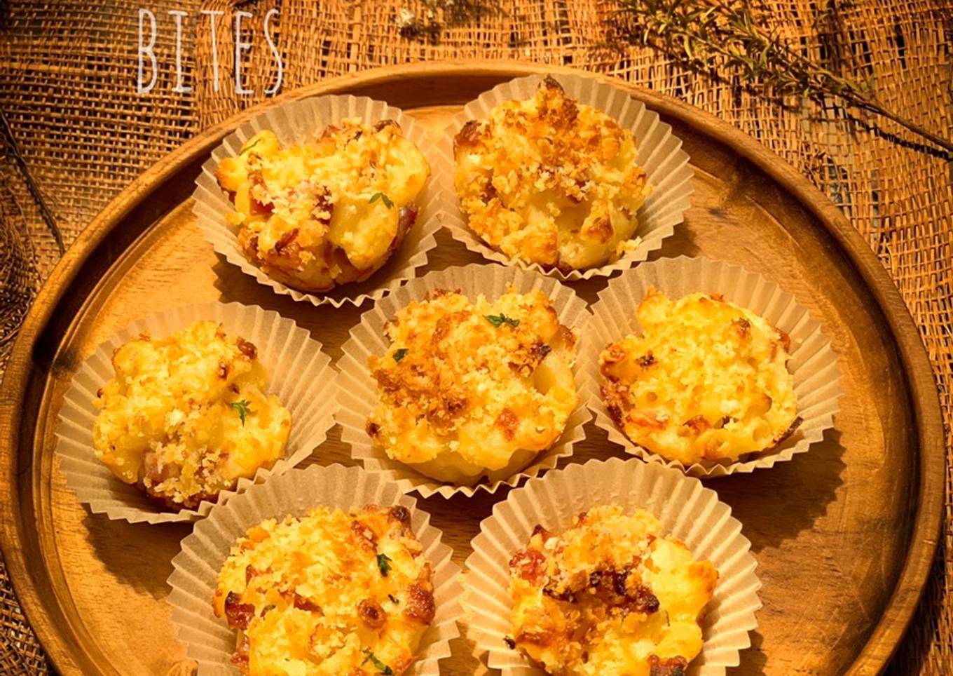 Baked Mac & Cheese Bites<br />@mamasusancooks