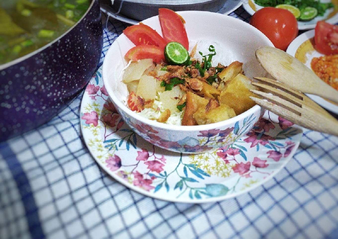 Soto Mie Bogor Seger (daging sapi + kikil)
