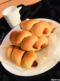 A picture of Sausage bun.