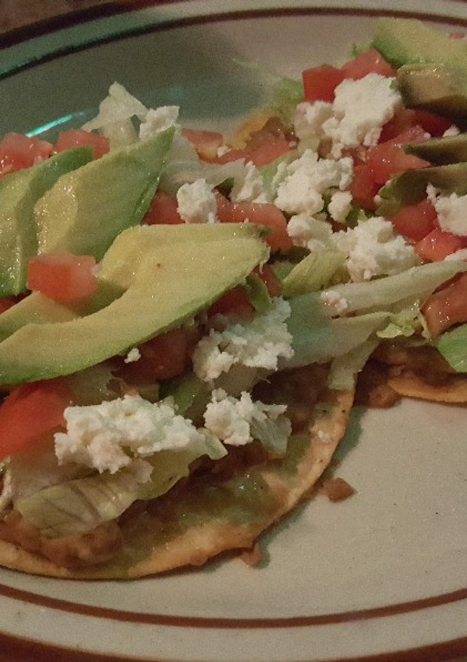 Una foto de Tostada de frijol 🇲🇽