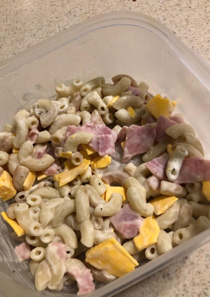 Una foto de Pasta de codos con jamón y queso