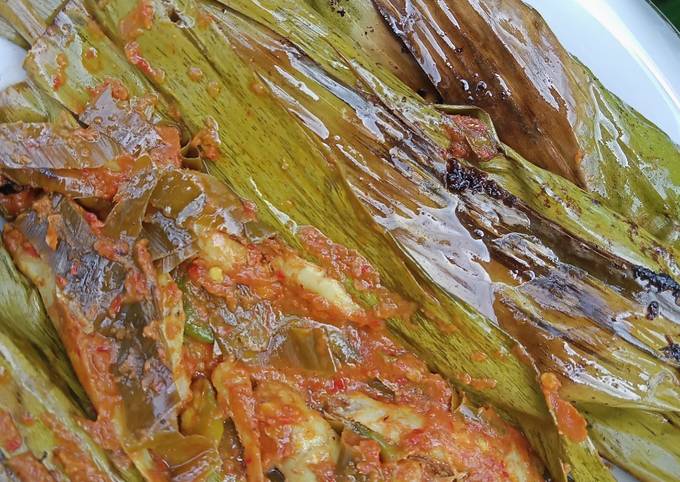 Pepes masak aceh ikan teri basah/ikan bilis